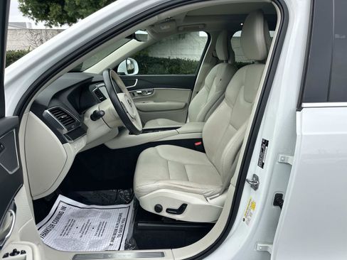 Used 2020 Volvo XC90 T6 Momentum image 17