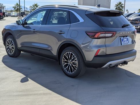 New 2026 Ford Escape SE w/ Class II Trailer Tow Package image 4