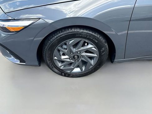 Used 2024 Hyundai Elantra SEL image 30