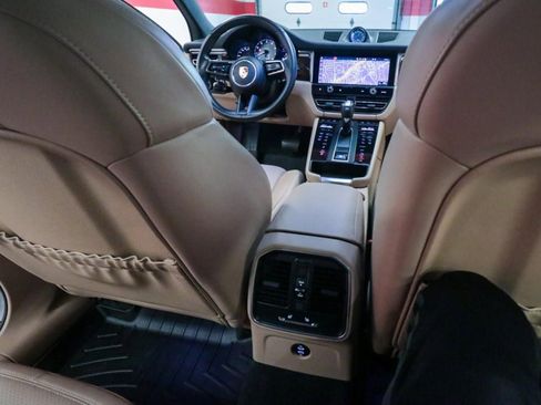 Used 2023 Porsche Macan S image 32