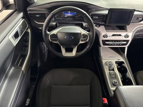 Used 2023 Ford Explorer XLT image 17