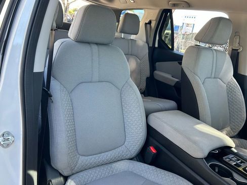 Used 2023 Honda Pilot LX image 32