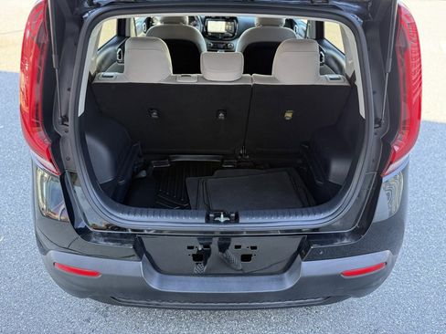 Used 2022 Kia Soul S image 17