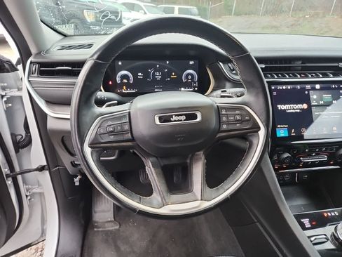 Used 2021 Jeep Grand Cherokee L Limited w/ Luxury Tech Group II image 12