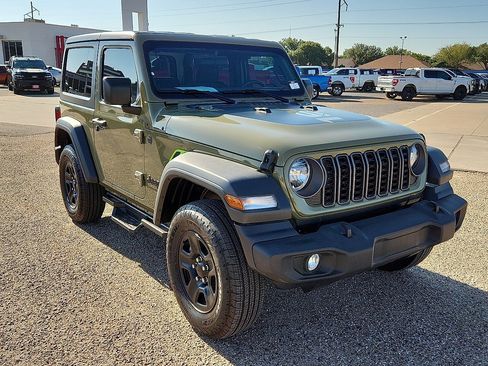 Used 2025 Jeep Wrangler Sport image 4