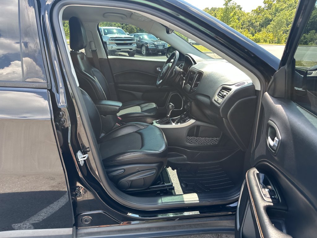 Used 2018 Jeep Compass Latitude w/ Popular Equipment Group AWD/4WD image 19