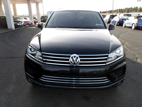 Used 2015 Volkswagen Touareg Sport image 8