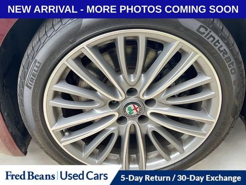 Used 2019 Alfa Romeo Giulia Ti w/ Quick Order Package 22X Lusso AWD/4WD image 13