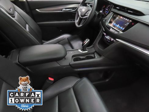 Used 2017 Cadillac XT5 Luxury w/ Driver Awareness Package FWD image 26