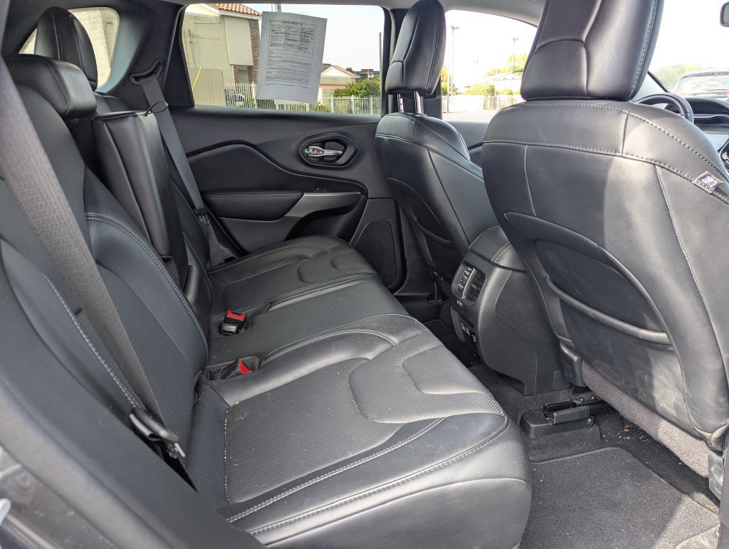 Used 2021 Jeep Cherokee Limited AWD/4WD image 32
