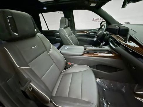 Used 2023 Cadillac Escalade Premium Luxury w/ Performance Package image 32