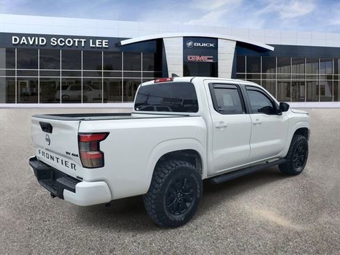 Used 2023 Nissan Frontier SV w/ Midnight Edition Package AWD/4WD image 4