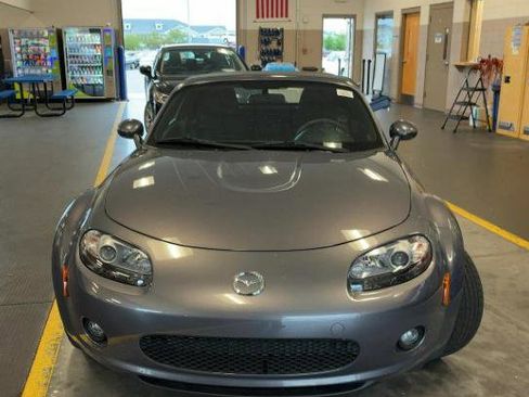 Used 2007 MAZDA MX-5 Miata Touring RWD image 2