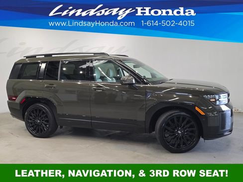 Used 2025 Hyundai Santa Fe Calligraphy AWD/4WD image 3
