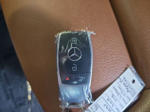 Used 2019 Mercedes-Benz C 300 Sedan image 40