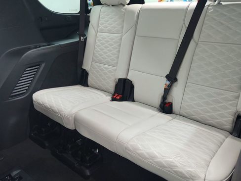Certified 2025 Cadillac Escalade Sport Platinum w/ LPO, Floor Liner Package AWD/4WD image 23