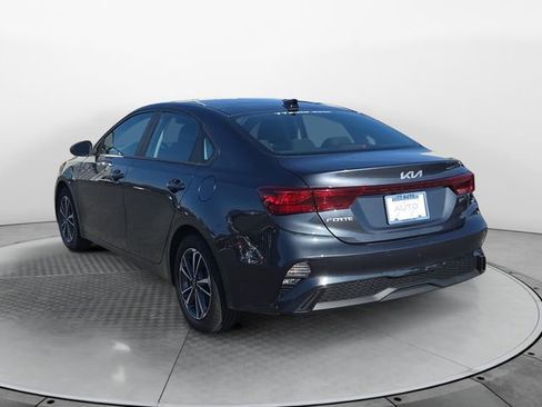 Used 2023 Kia Forte LXS image 3