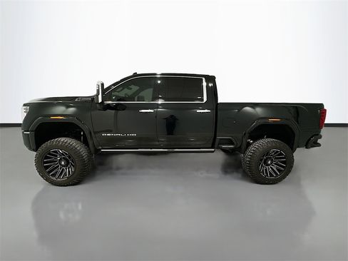 Used 2025 GMC Sierra 2500 Denali Ultimate image 4