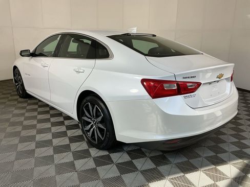 Used 2017 Chevrolet Malibu LT w/ Leather Package FWD image 7