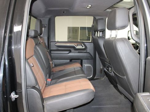 Used 2024 Chevrolet Silverado 2500 High Country w/ High Country Premium Package AWD/4WD image 33
