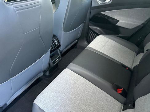 New 2025 Volkswagen ID.4 Pro image 11