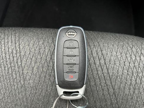 Used 2025 Nissan Rogue SV image 22