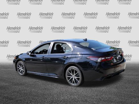 Used 2022 Toyota Camry SE FWD image 7
