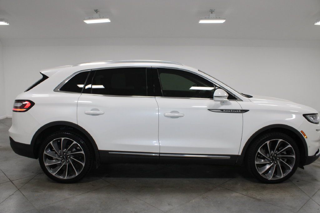Used 2023 Lincoln Nautilus Reserve w/ Equipment Group 201A FWD image 11