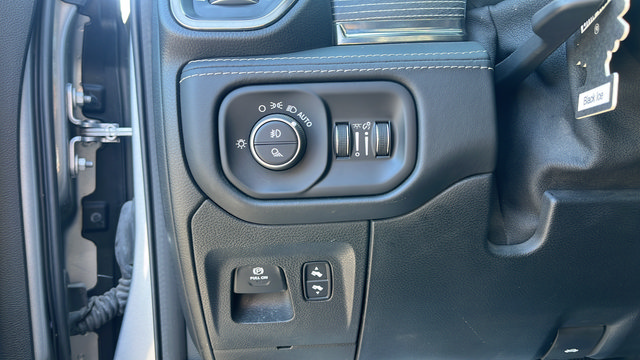 Used 2021 RAM 1500 Limited AWD/4WD image 11