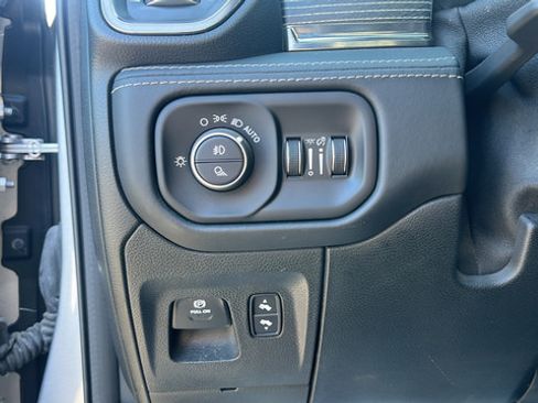 Used 2021 RAM 1500 Limited AWD/4WD image 11