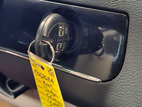 Used 2019 Dodge Grand Caravan SXT FWD image 15