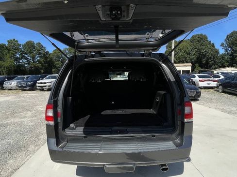 Used 2016 Lincoln Navigator L Select AWD/4WD image 26