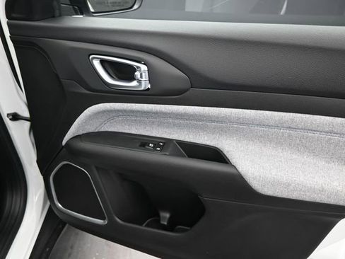 Used 2025 Jeep Compass Sport AWD/4WD image 11