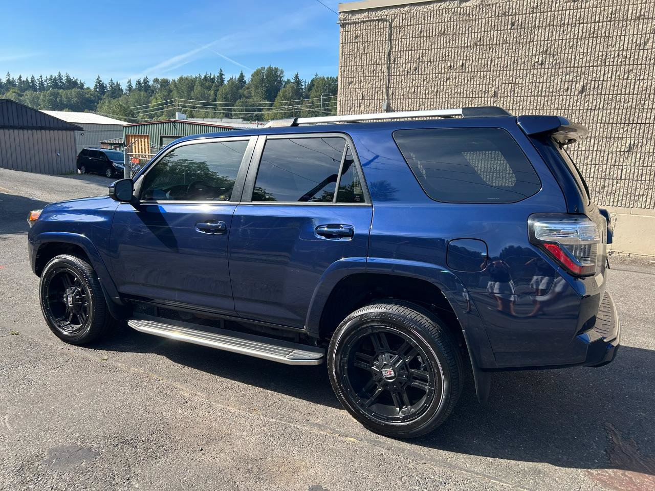 Used 2014 Toyota 4Runner Trail AWD/4WD image 7