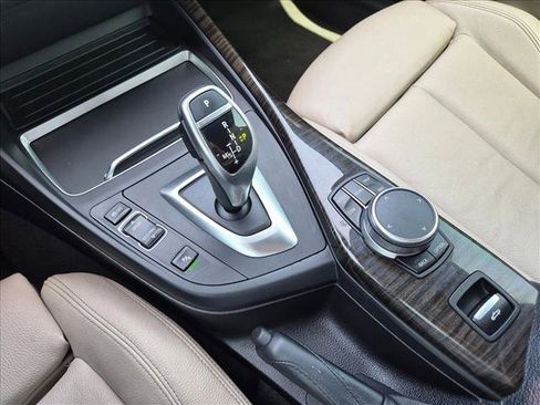 Used 2019 BMW 230i Convertible w/ Premium Package RWD image 16