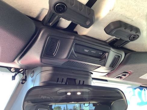 Used 2025 Jeep Wrangler Unlimited Rubicon w/ Convenience Group AWD/4WD image 20