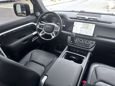 Used 2024 Land Rover Defender 130 S image 37