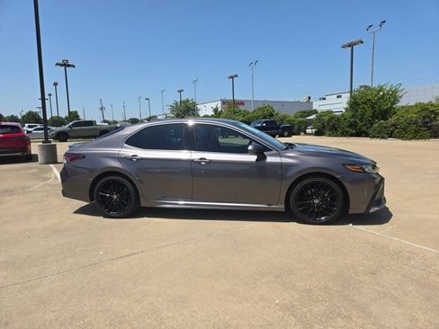 Used 2022 Toyota Camry XSE w/ Cold Weather Package FWD image 4