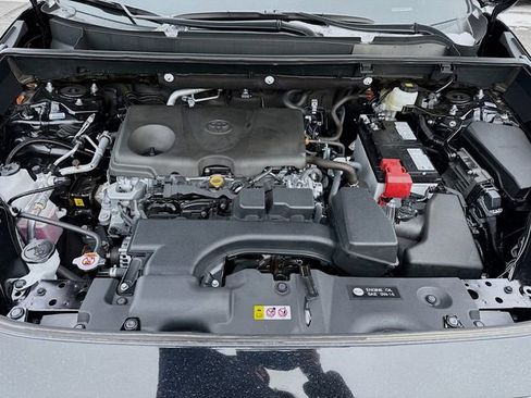 Used 2025 Toyota RAV4 XLE image 27