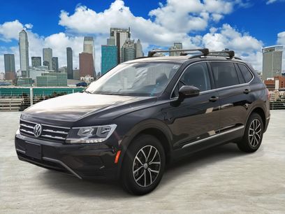 Used 2021 Volkswagen Tiguan SE w/ Panoramic Sunroof Package