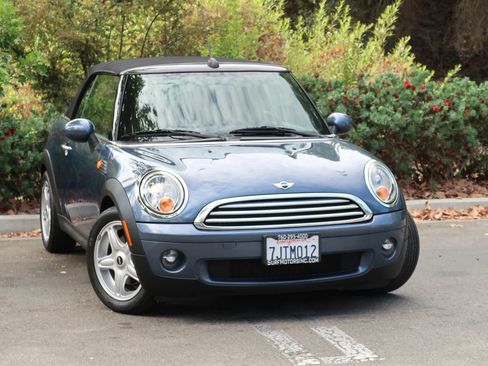 Used 2009 MINI Cooper Convertible FWD image 2