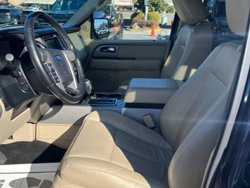 Used 2016 Ford Expedition Limited image 11