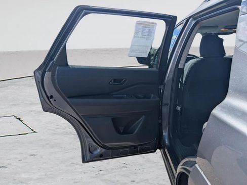 Used 2025 Nissan Pathfinder SV FWD image 16