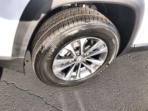 New 2026 Chevrolet Equinox LT image 10