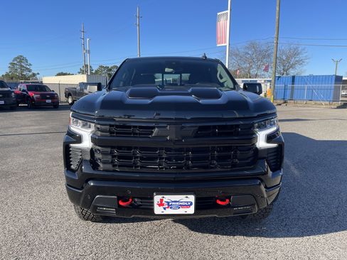 Used 2024 Chevrolet Silverado 1500 LT Trail Boss w/ Convenience Package II image 6