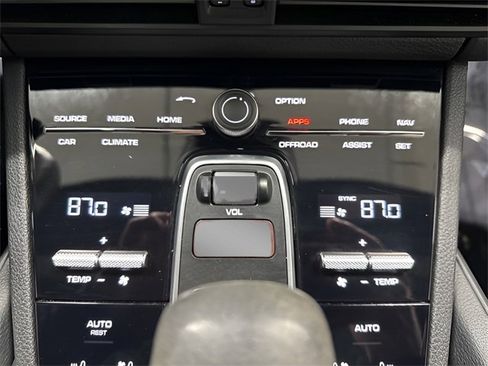 Used 2021 Porsche Cayenne image 28