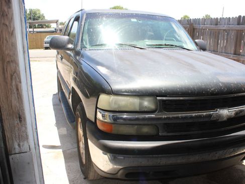 Used 2003 Chevrolet Tahoe LS RWD image 4