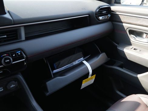 New 2026 Honda Pilot Black Edition image 31
