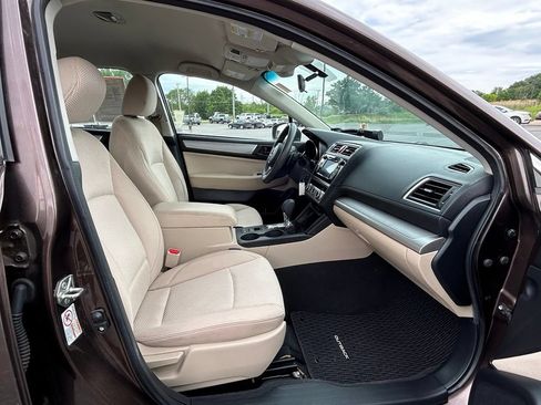 Used 2019 Subaru Outback 2.5i AWD/4WD image 33