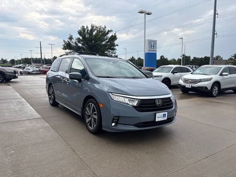 Used 2023 Honda Odyssey Touring image 3